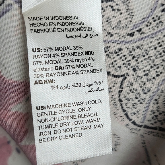 Chico's Silky Soft Floral Charm Easy Shirt Roses Modal Blend Women's Size XL - Picture 8 of 8